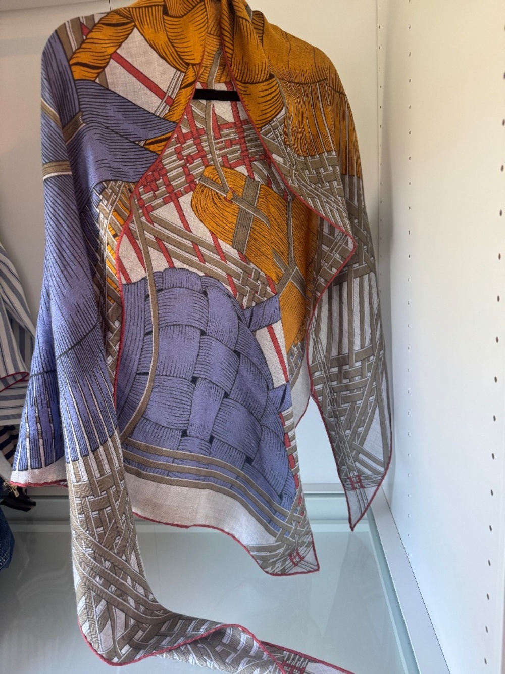 hermes triangle scarve